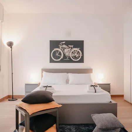 Brombeis Aurea By Casanapoletana - Town Center *