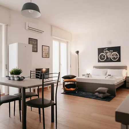 Brombeis Aurea By Casanapoletana - Town Center * Νάπολη