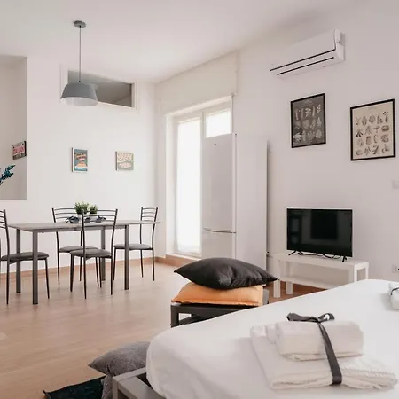 Brombeis Aurea By Casanapoletana - Town Center